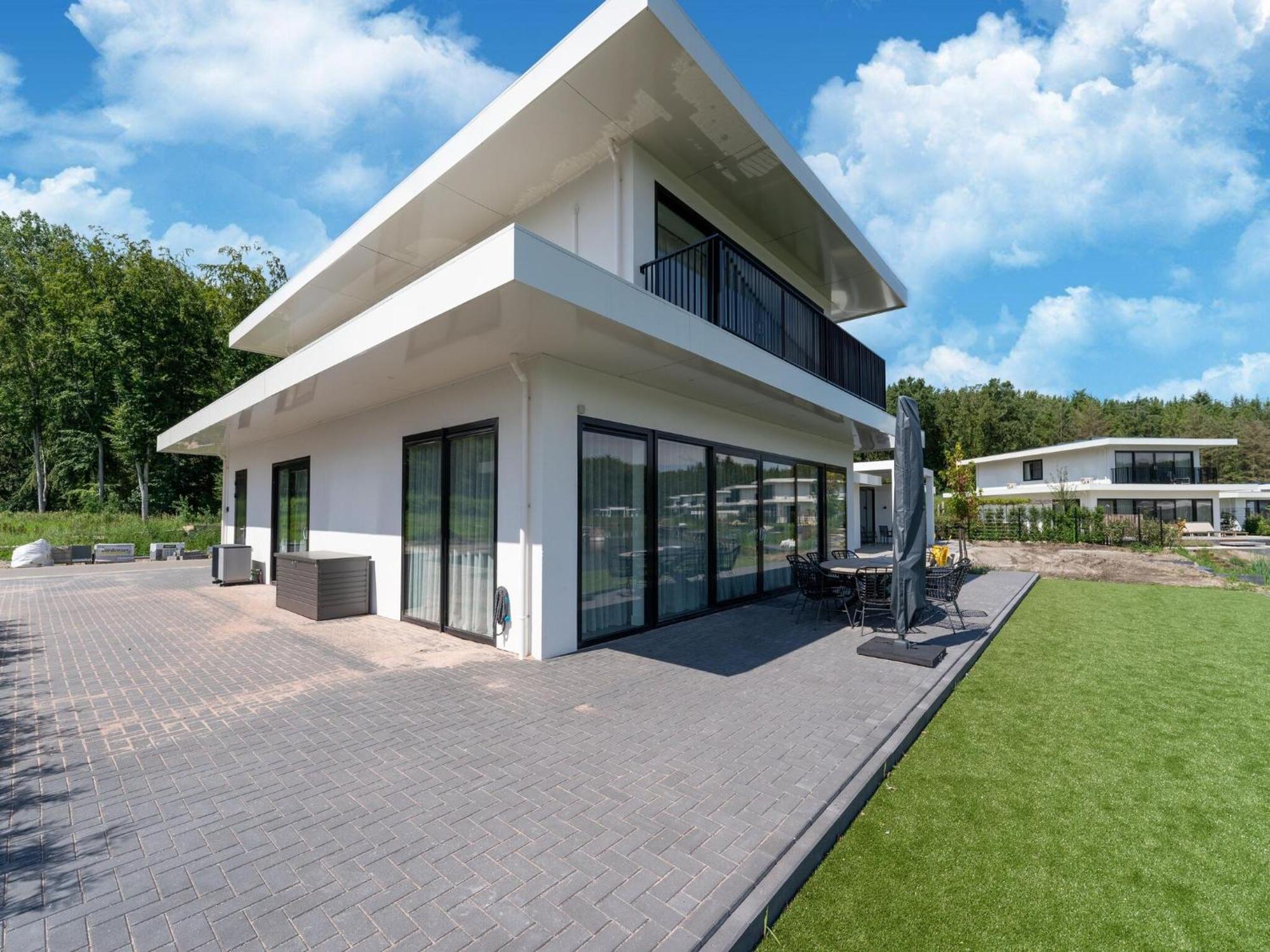 16P Spacious Villa On The Water In Zeewolde Exterior photo